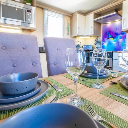 Sea 'N' Stars Platinum Plus Holiday Home With Views, Free Wifi And Netflix Camber المظهر الخارجي الصورة